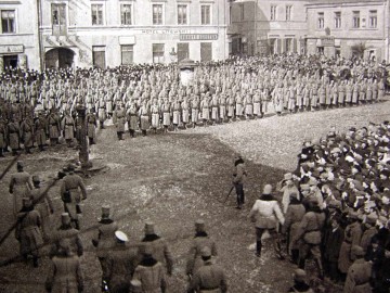 Parada Legionów Polskich na rynku w Piotrkowie Tryb. 1915 r., 