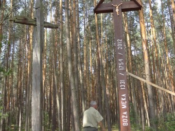odnowiony krzyż w Majkowicach - 1331r.
