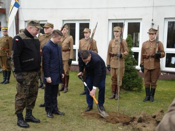 Tropem Wilczym bieg pamięci Żołnierzy Wyklętych w Dobromierzu na terenie PPK., 