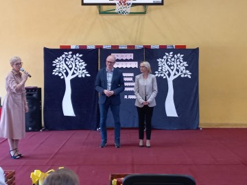 Sad tradycyjny przy SP Niesułków (gm. Stryków), 