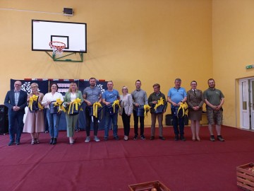 Sad tradycyjny przy SP Niesułków (gm. Stryków), 